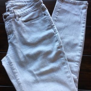 Eileen Fisher light gray jeans in EUC